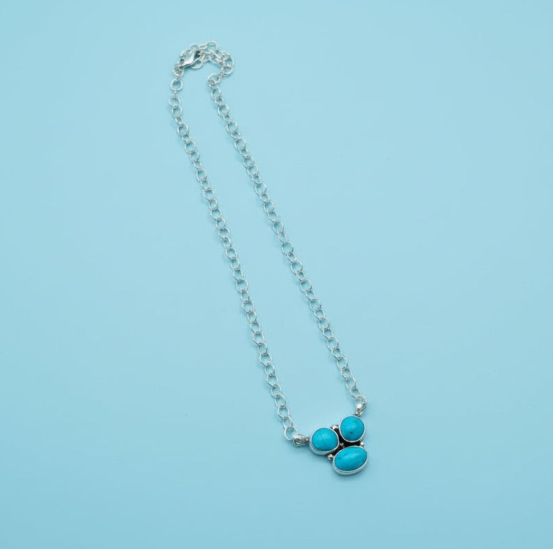3-Stone Small Cluster Necklace – Kingman Turquoise – 17.5"